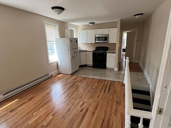 2nd image of 6051 Kershaw St Floor 2