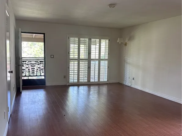 26351 Oak Plain Dr Unit D, Santa Clarita, CA 91321