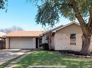 8224 Mark Ln, Watauga, TX 76148