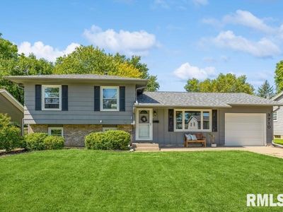 3710 Greenbrier Dr, Bettendorf, IA, 52722