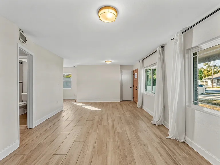 4016 W Nassau St — Photo 18