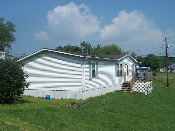 2nd image of 701 Plum Ave SE