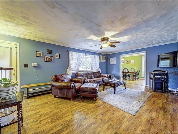 3rd image of 33 Cherrywood Dr