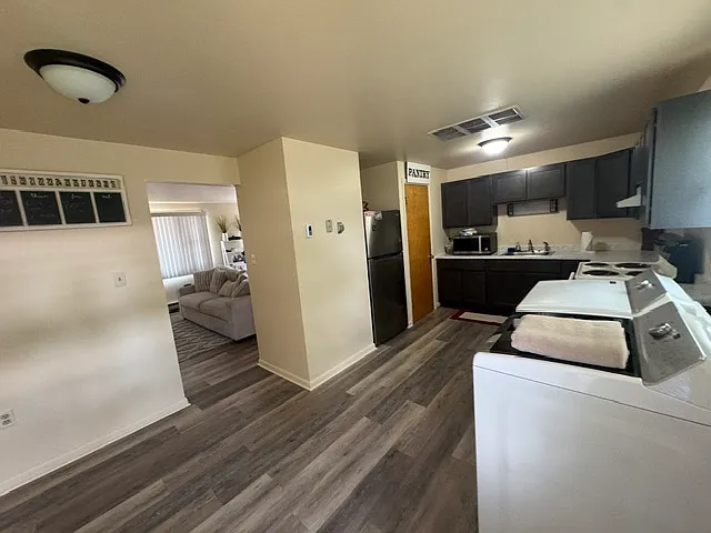 613 Lincoln Way West - Unit D — Photo 4