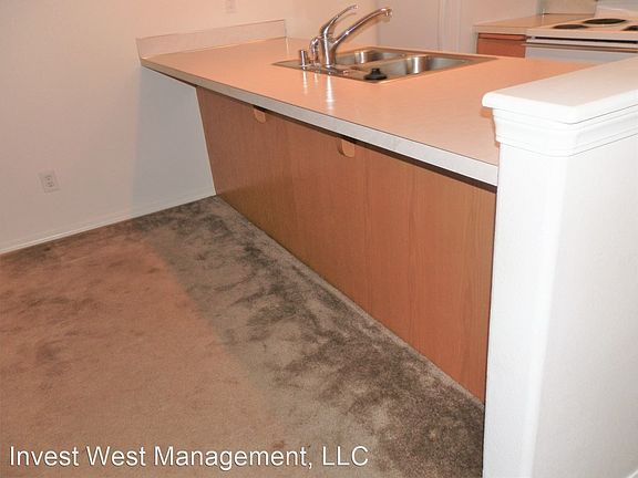 3rd image of 703 E 39th St APT A