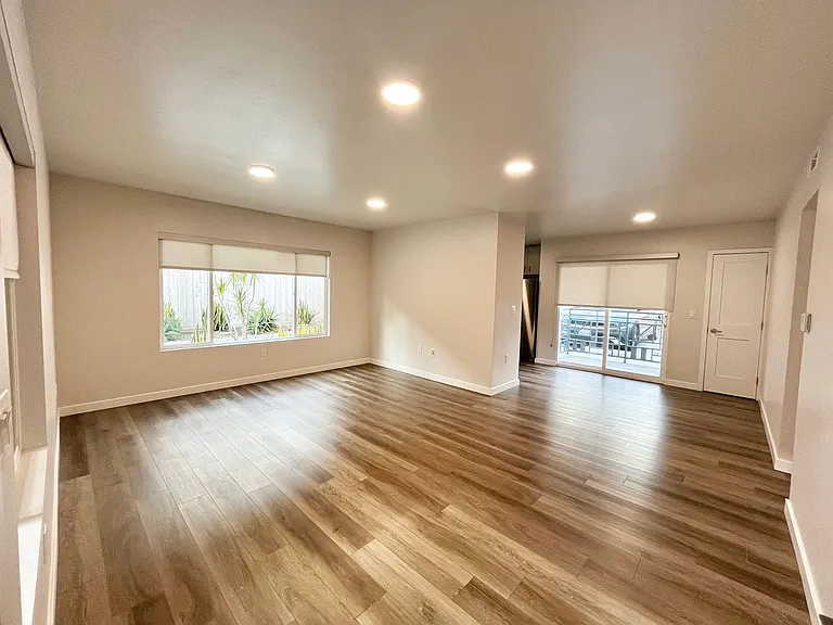 4135 Illinois St — Photo 3