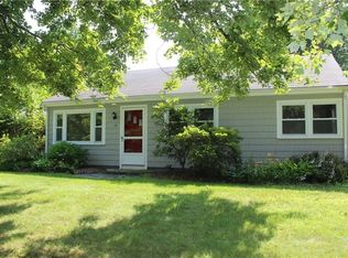 12 Rosedale Ave, Barrington, RI 02806