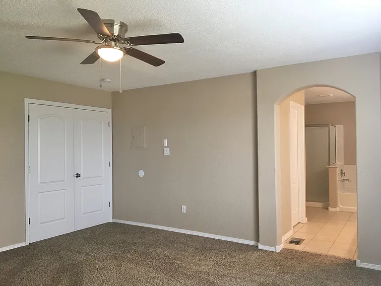 1941 Cortina Loop SE — Photo 15