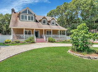 5 Daniels Rd, Hampton Bays, NY 11946