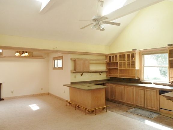 2nd image of 318 N Logan St