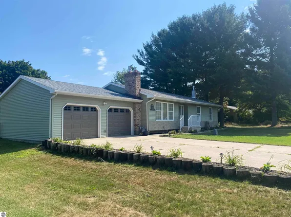 2169 Averills Cir, Traverse City, MI 49686