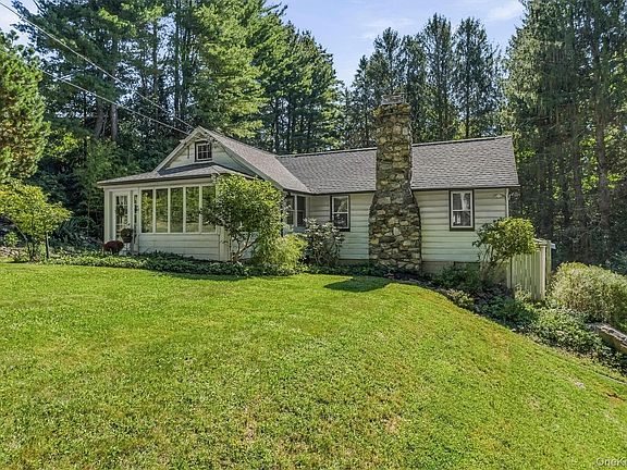 2nd image of 136 Bundy Hill Road