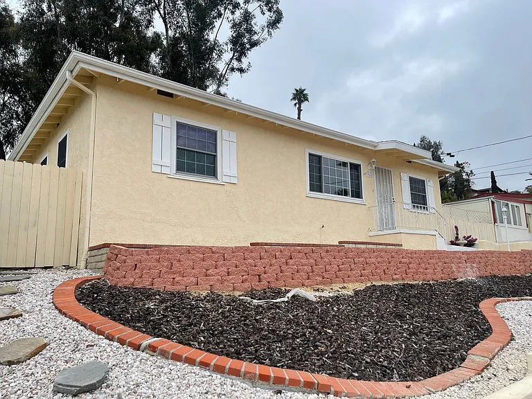 7262 Stanford Ave — Photo 2