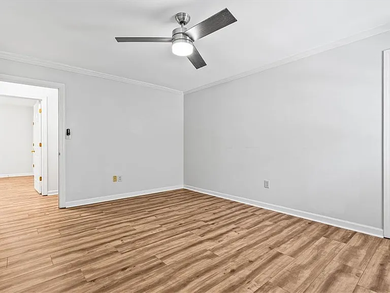 1160 Windsor Pkwy #8 — Photo 15