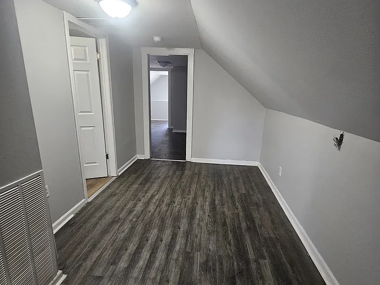 64 Gorham Ave #3B — Photo 8