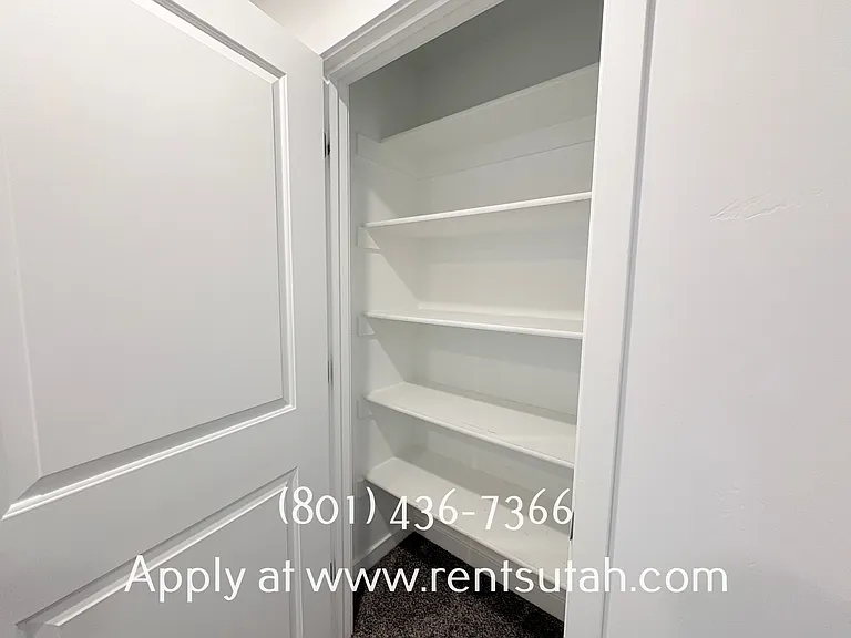 647 W Raintree Ln — Photo 20