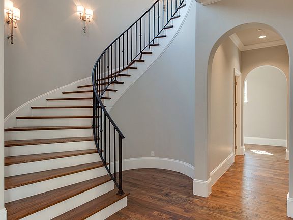 4th image of 1601 Carlyle Ct