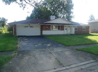 330 Blairwood Dr, Dayton, OH 45426