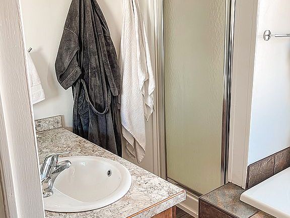 2nd image of 718 Lupine Cir