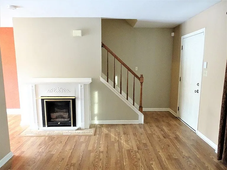 Foyer & Living Room