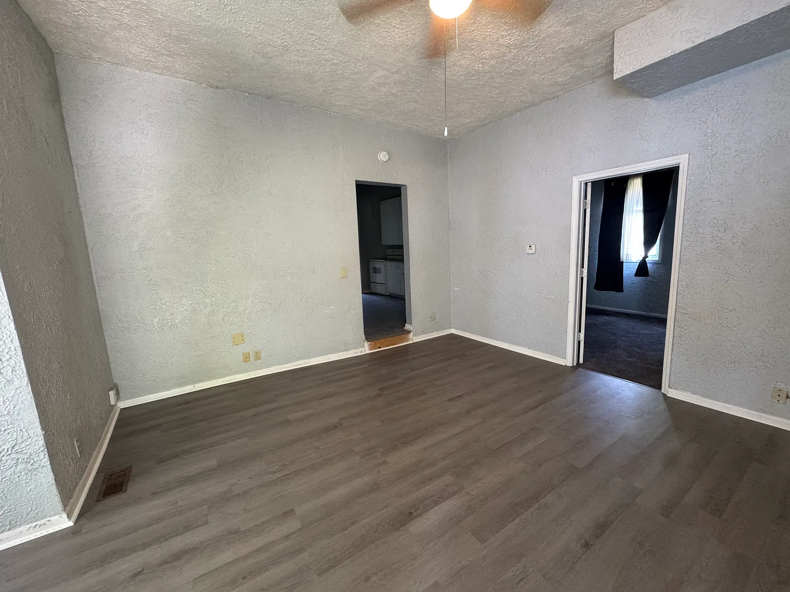 2 bed, 750 sqft, $800 — Photo 2