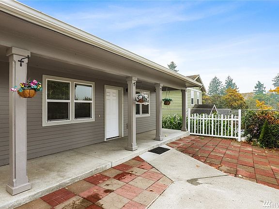 2nd image of 1918 E Gregory Street Ct