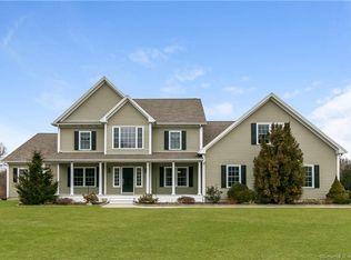 31 Lamphere Rd, Waterford, CT 06385