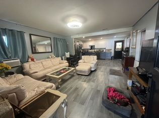 911 Maple Ave, Sanford, FL 32771