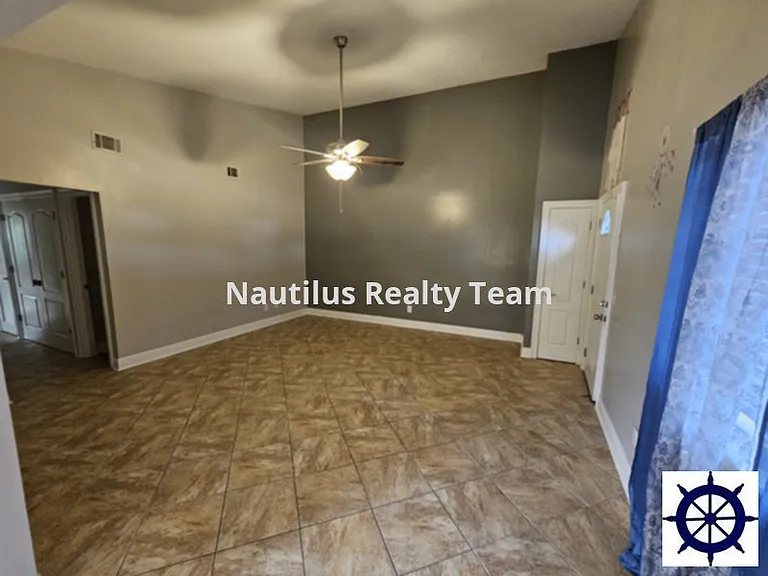 116 Christie Ln — Photo 2
