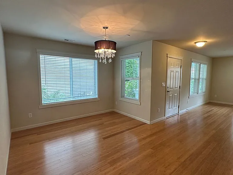 1319 Foreman Rd — Photo 4