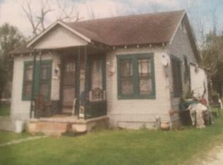 1021 N Avenue I, Shiner, TX 77984