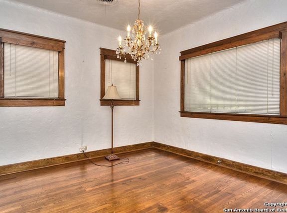 5th image of 1950 W Magnolia Ave