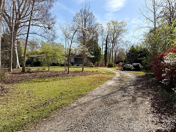 2nd image of 1270 Lilly Dr