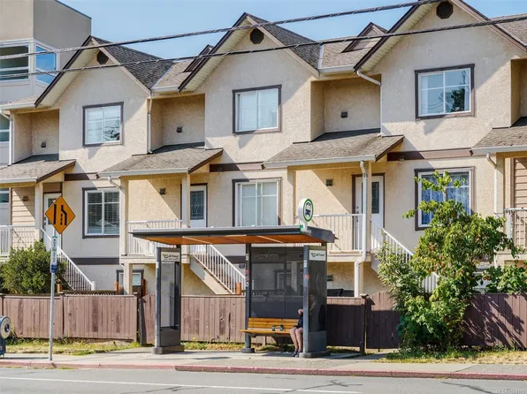 311 Burnside Rd E #4, Victoria, BC V9A 1A6