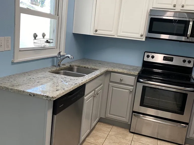 305 S Lakewood Dr — Photo 14