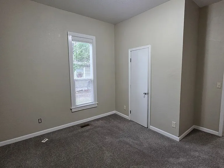 1118 S Water St — Photo 11