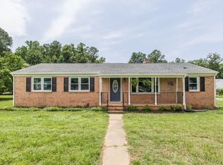 2215 Leslie Ln, Chester, VA 23836