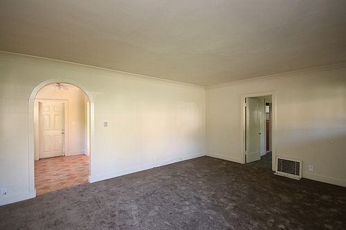 4th image of 624 E Sacramento St