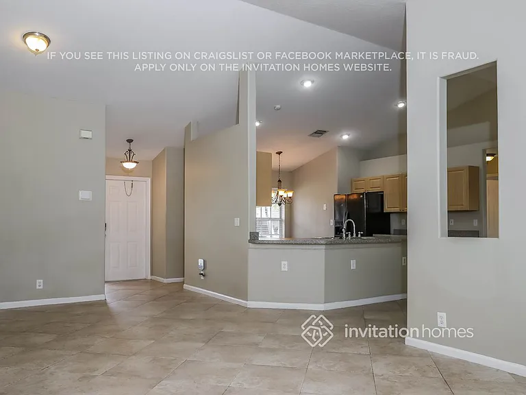 1891 Tulip Ln — Photo 4