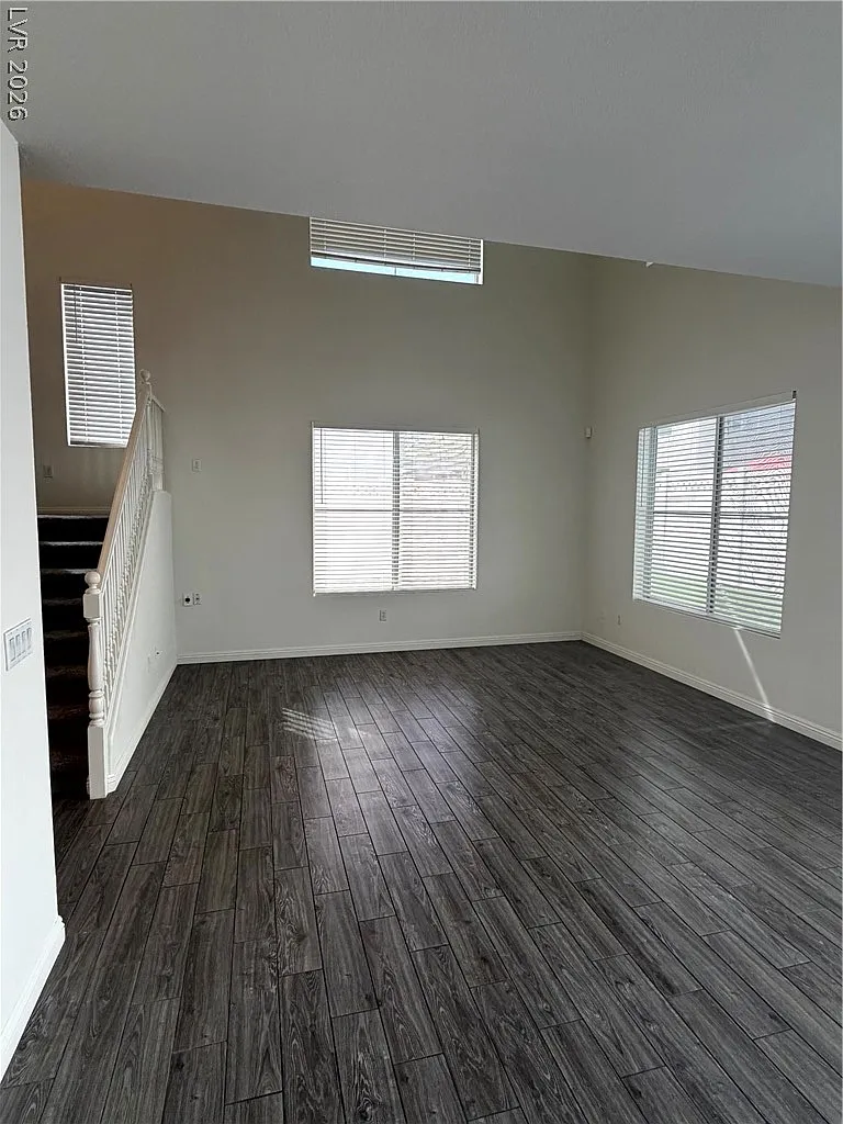 3 bed, 2.5 bath, 1505 sqft, $1,995 — Photo 2