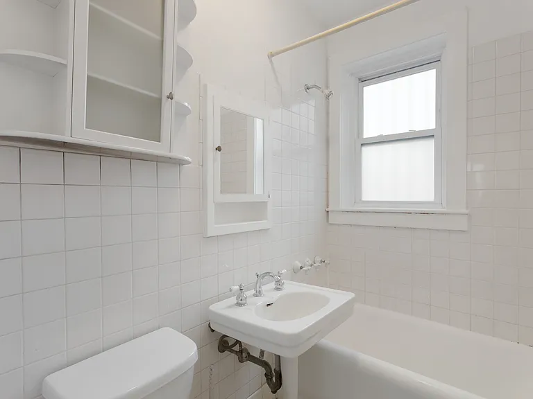 2342 N Spaulding Ave #207 — Photo 7