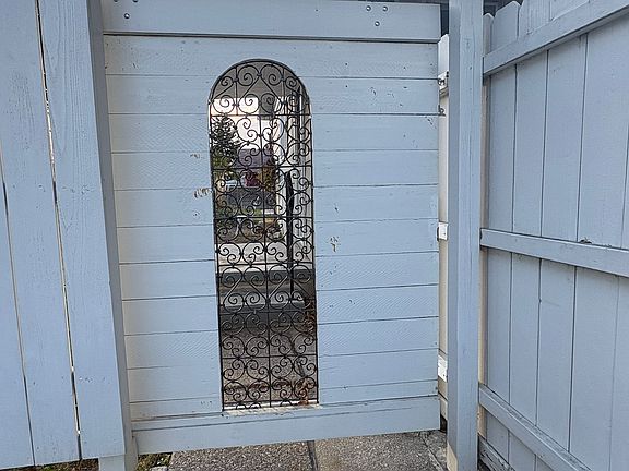 5th image of 1328 Ellis Ave