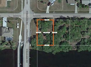 Raywood Ave, North port, FL 34286