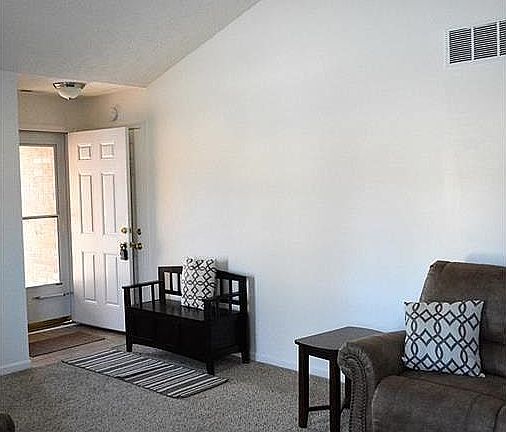 4th image of 3751 Smallwood Ln W