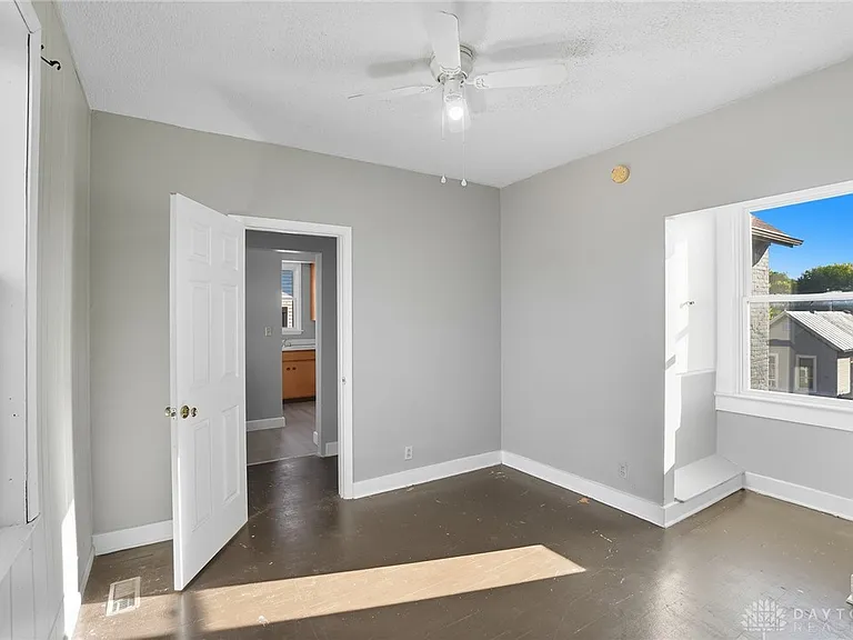 149 Boltin St — Photo 28