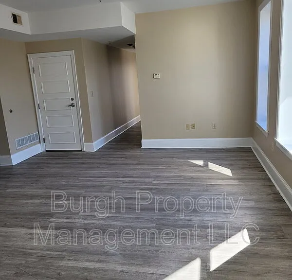 1009 Penn Ave #32 — Photo 8