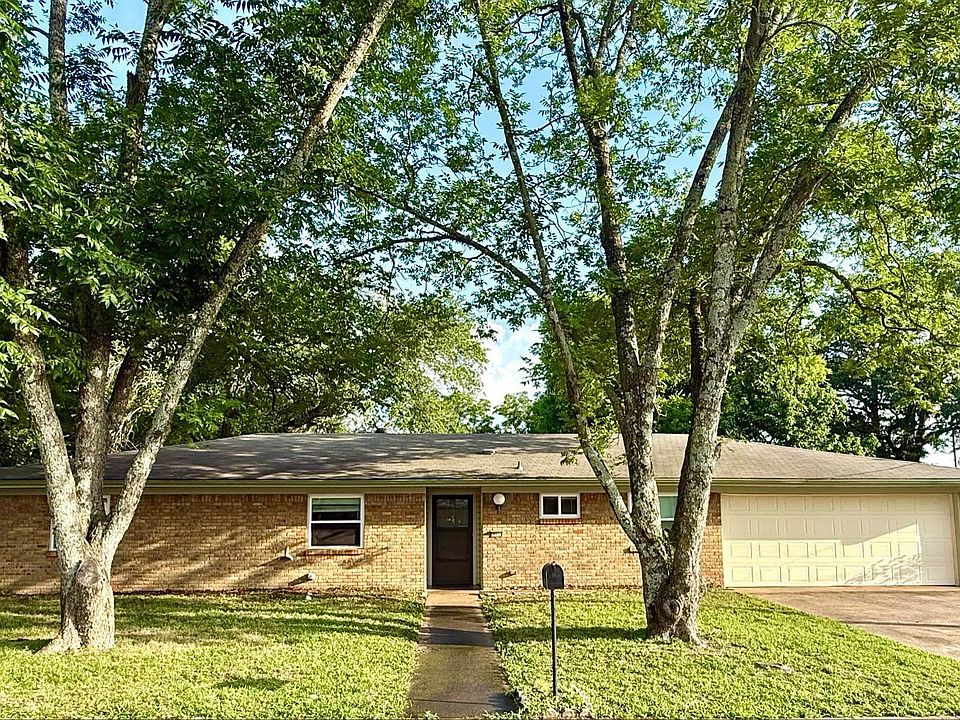 1st image of 218 Sue Ln