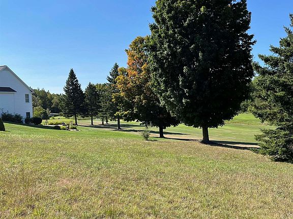 5th image of Fairway Ct