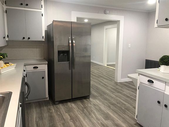 5th image of 807 Depot St