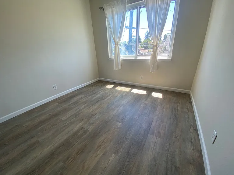 2199 Grant Street — Photo 8